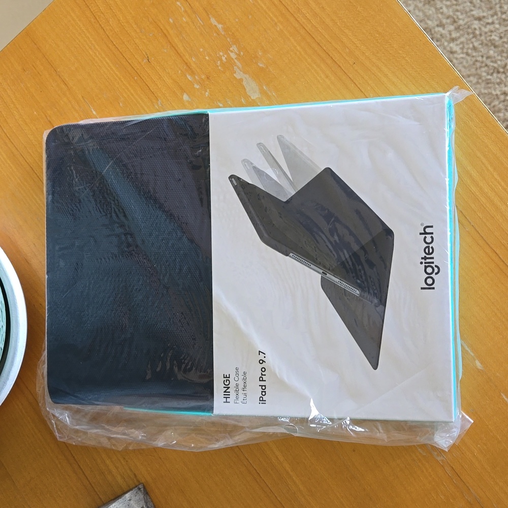 Logitech Apple iPad Pro 9.7 Case
